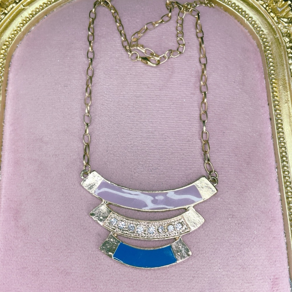 4132u. Goldtone Purple Enamel Blue Necklace